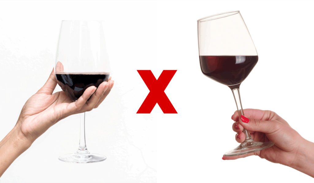 Segurar a taça de vinho da maneira certa