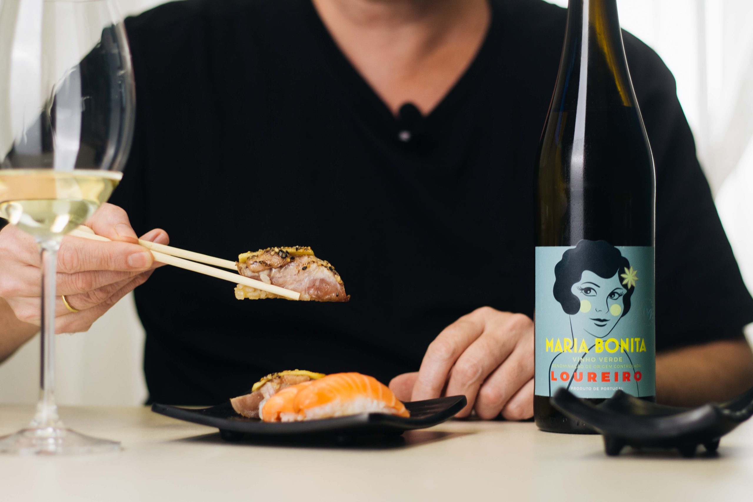 A culinária japonesa é famosa por sua delicadeza e variedade, indo além do sushi e sashimi. Neste blog, exploramos como escolher vinhos que complementem essa culinária refinada.